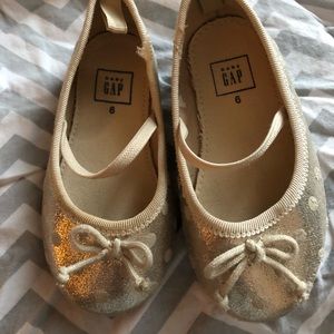 Gap ballet flats